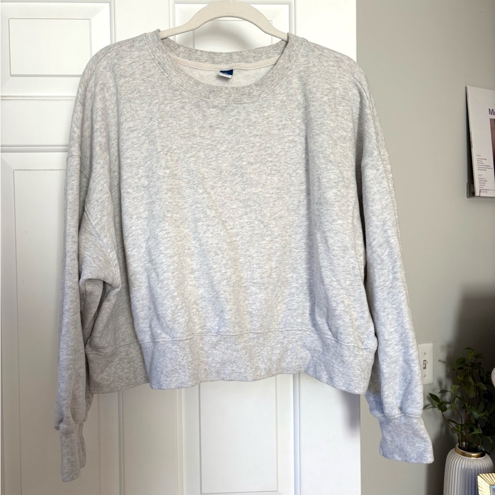 Old Navy Light Gray Women's Crew Neck Sweater